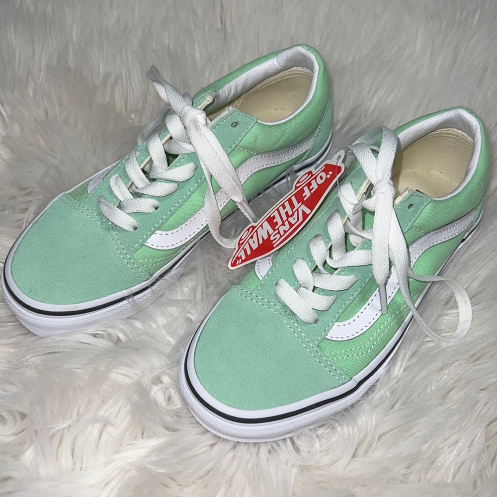 NWT! Kids Vans Old Skool sz 2
